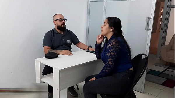 llego a un trato con el director del colegio de mi hijastra y llena de leche en fu oficina